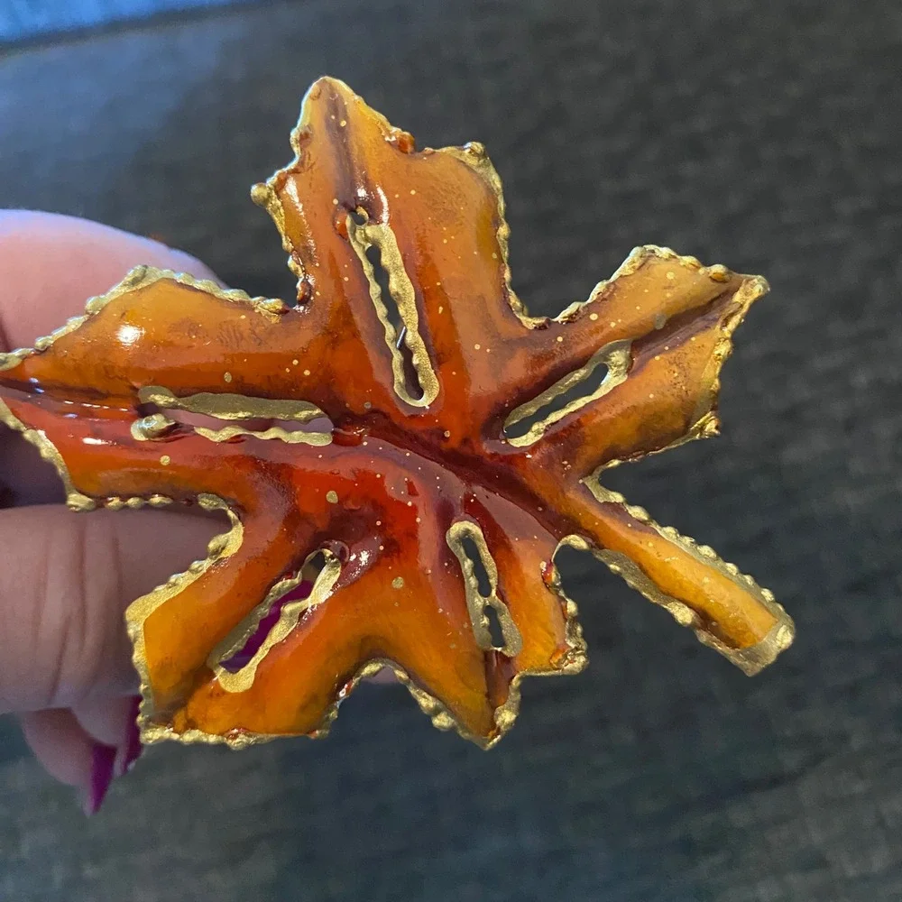 Unbranded Fall Leaf Napkin Rings Set of 4 Red Orange Gold Excellent Enamel Metal